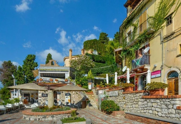NYÁRBÚCSÚZTATÓ HÉTVÉGE TAORMINÁBAN - Szicíliai varázslat: Siracusa - Catania - Etna - Taormina kép