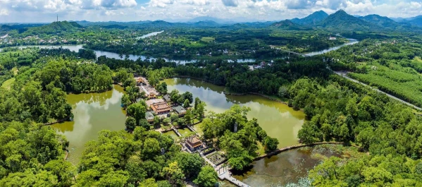 VIETNAM - LAOSZ - KAMBODZSA NAGYKÖRUTAZÁS 12. kép