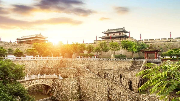 KÍNAI CSÁSZÁRVÁROSOK **** 2. kép