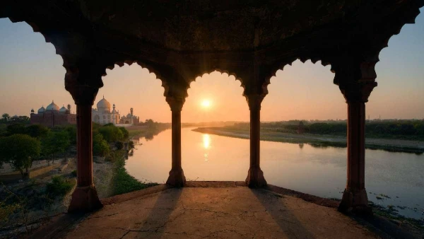 INDIAI ARANYHÁROMSZÖG ***** 1. kép