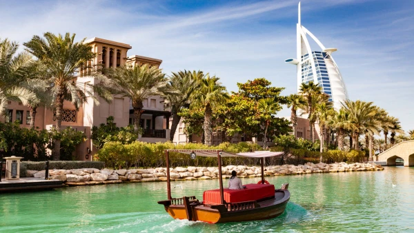 CSODÁLATOS EMIRÁTUSOK: ABU DHABI - DUBAI **** 11. kép