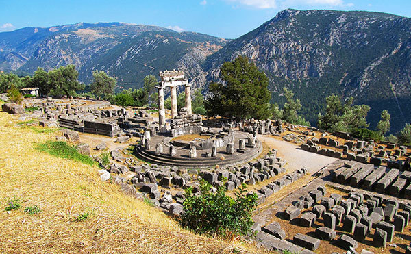 Ha Görögország, akkor szikrázó napsütés, mélykék tenger és csodás tengerpartok, nyugalom és fantasztikus mediterrán ételek. 227 lakott szigete mind más, mind megérne egy kalandot. Görögország utazási ajánlatok és információk