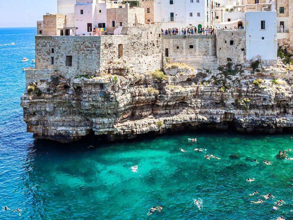 polignano-a-mare tenger tengerpart puglia