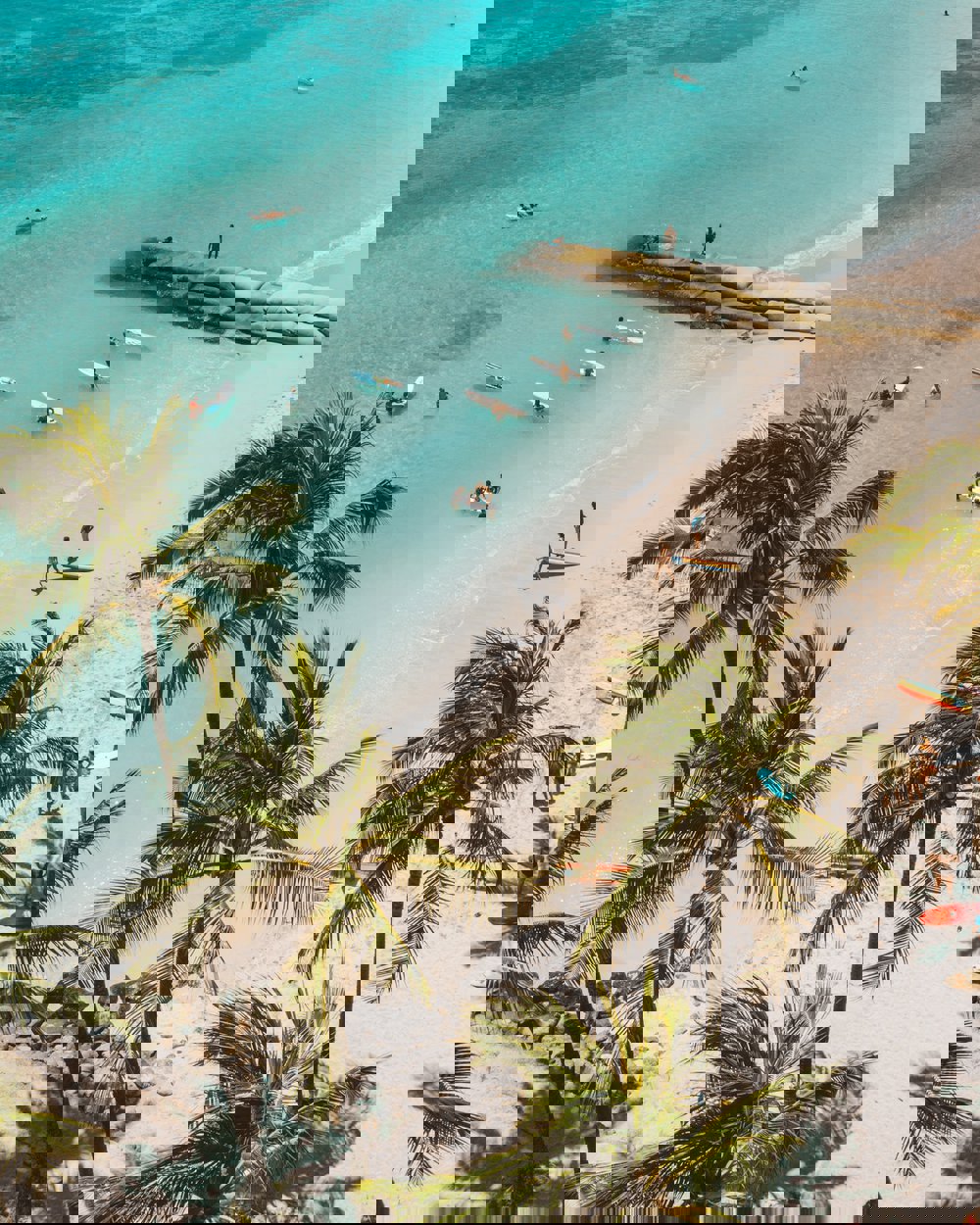 hawaii hangulat waikiki beach szörf deszka türkiz