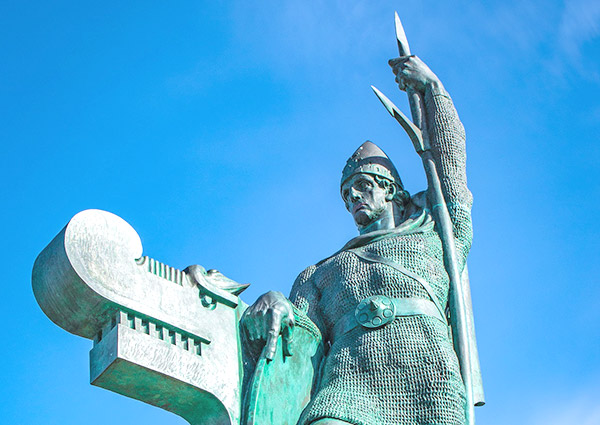 izland utazás kék laguna blue lagoon gullfoss seljalandsfoss reykjavík szállás hotel skógafoss vízesés autóbérlés lunda sarki fény arany háromszög vík fekete homokos tengerpart mortons travel utazási iroda izland csoportos utazás