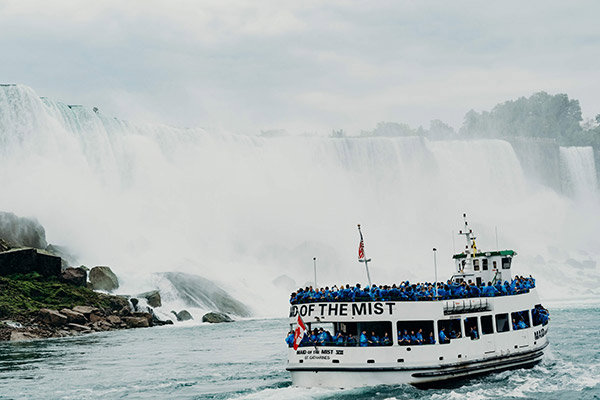 niagara vízesés utazás mortons travel usa kanada utazás niagara-vízesés skylon tower mennyasszonyi fátyol horseshoe falls kanadai amerikai csoportos út eire ontario