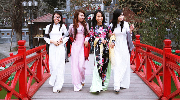 Vietnam vízum  vietnám utazás csoportos út egyéni utazás repülőjegy olcsón hanoi saigon ha long öböl hajóút hajózás ho si minh város hoi an hué barlangok 