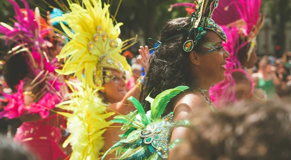 Karneváli forgatag Máltán kép