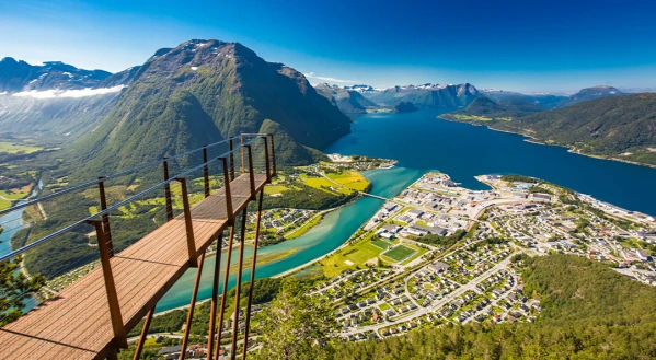 Fjordok közt a Skandináv-félszigeten repülővel 2. kép