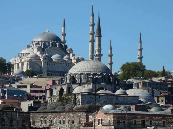 Isztambul és a Boszporusz a Nemzetközi Tulipánfesztivál idején **** 3. kép